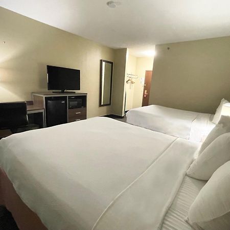 فندق Super 8 By Wyndham St Charles Saint Charles المظهر الخارجي الصورة