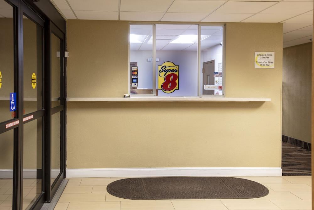 فندق Super 8 By Wyndham St Charles Saint Charles المظهر الخارجي الصورة