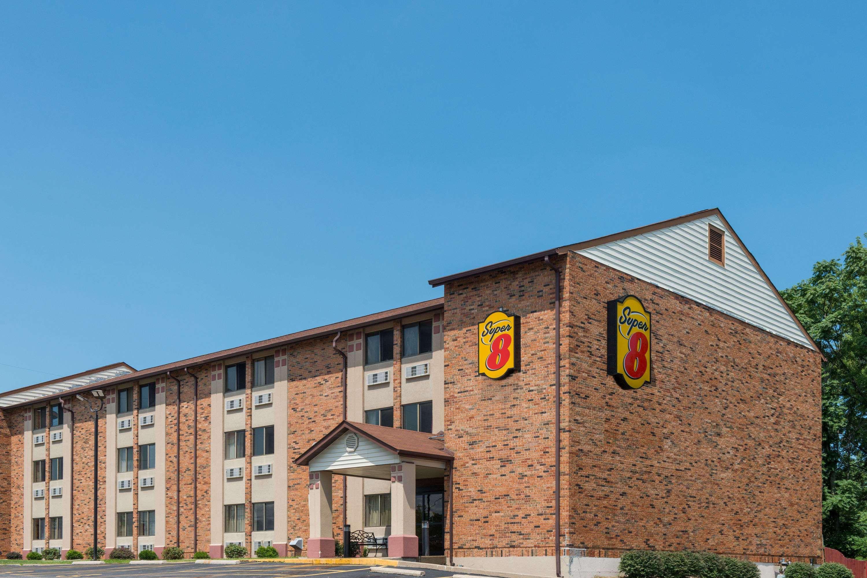 فندق Super 8 By Wyndham St Charles Saint Charles المظهر الخارجي الصورة