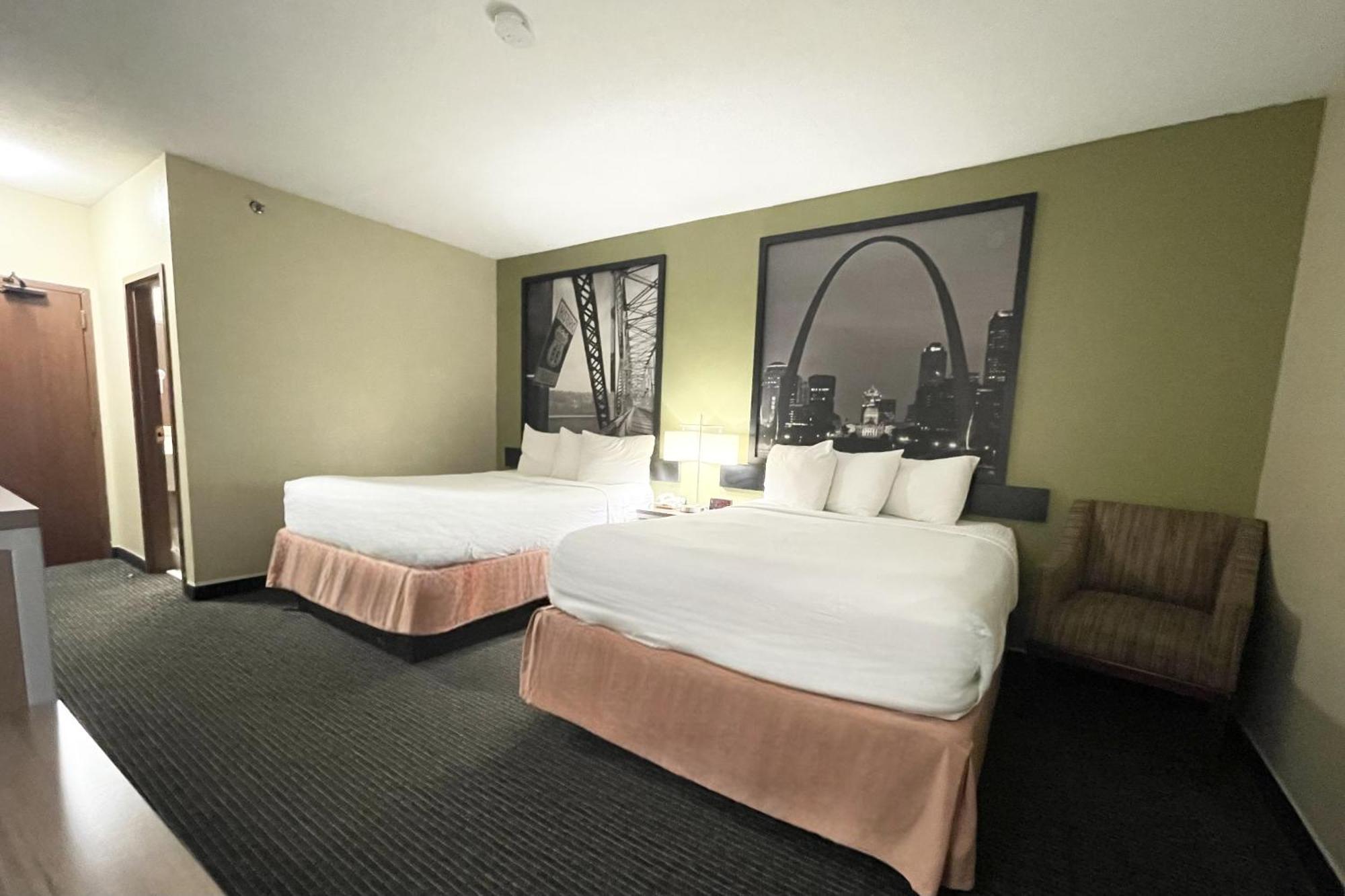 فندق Super 8 By Wyndham St Charles Saint Charles المظهر الخارجي الصورة