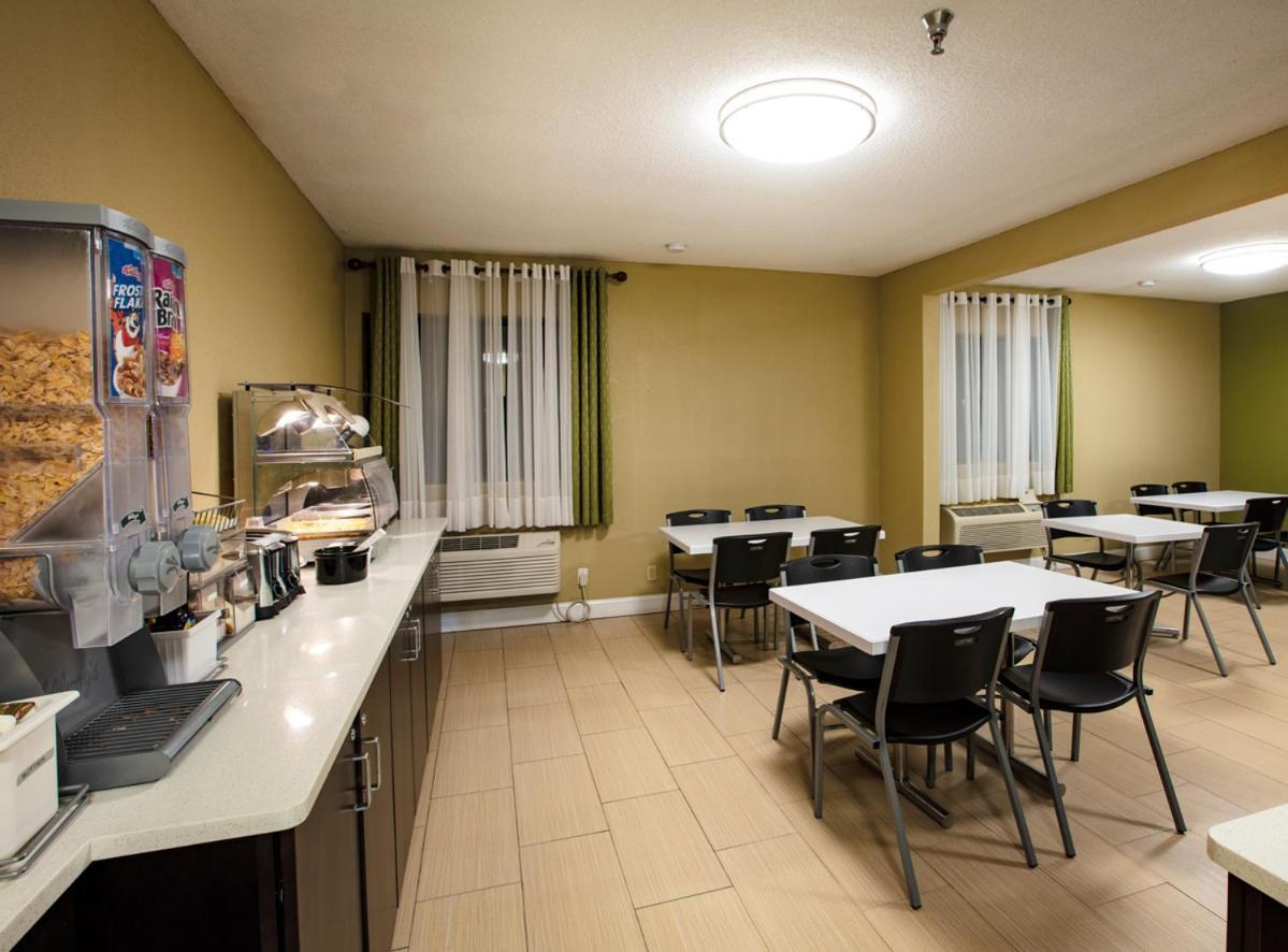 فندق Super 8 By Wyndham St Charles Saint Charles المظهر الخارجي الصورة