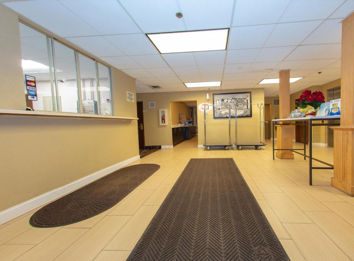 فندق Super 8 By Wyndham St Charles Saint Charles المظهر الخارجي الصورة