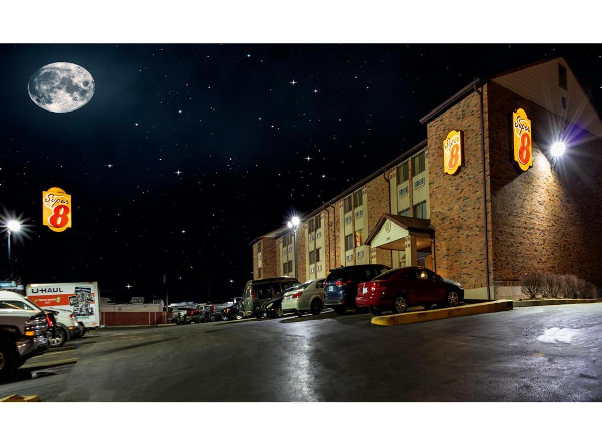 فندق Super 8 By Wyndham St Charles Saint Charles المظهر الخارجي الصورة