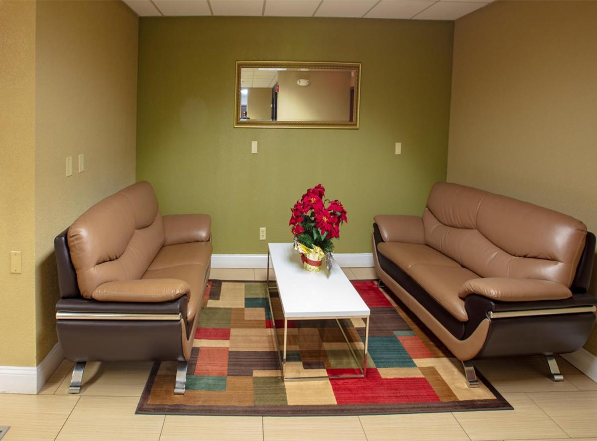فندق Super 8 By Wyndham St Charles Saint Charles المظهر الخارجي الصورة